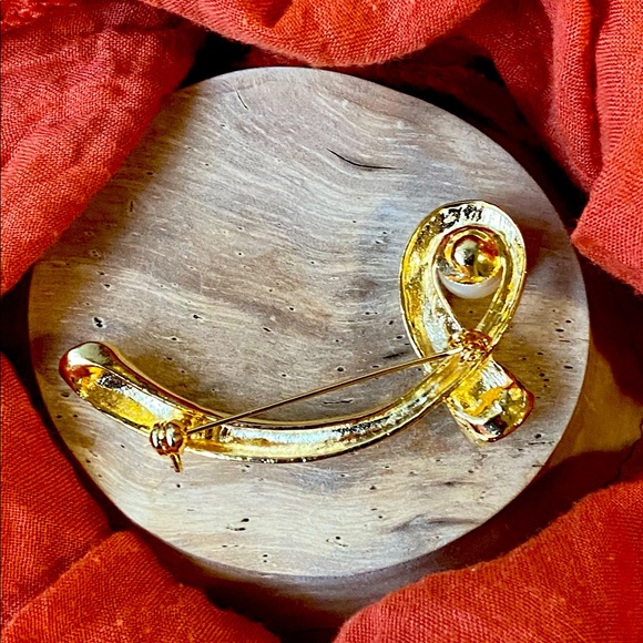 Lapor Gold Tone and Pearl Vintage Brooch. - Picture 3 of 6